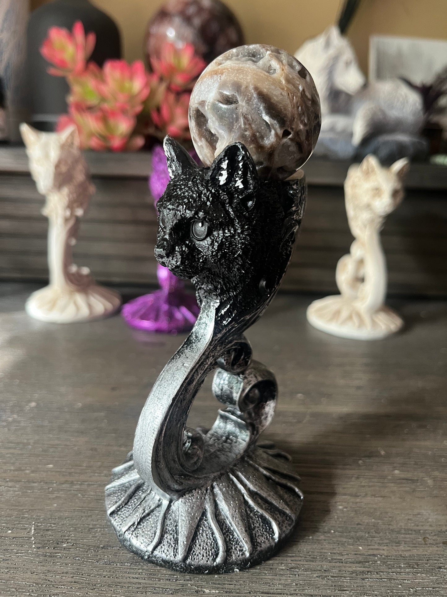 Wolf/Cat sphere holder