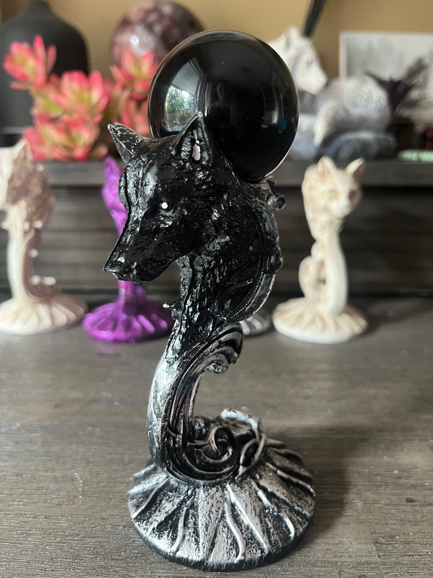 Wolf/Cat sphere holder