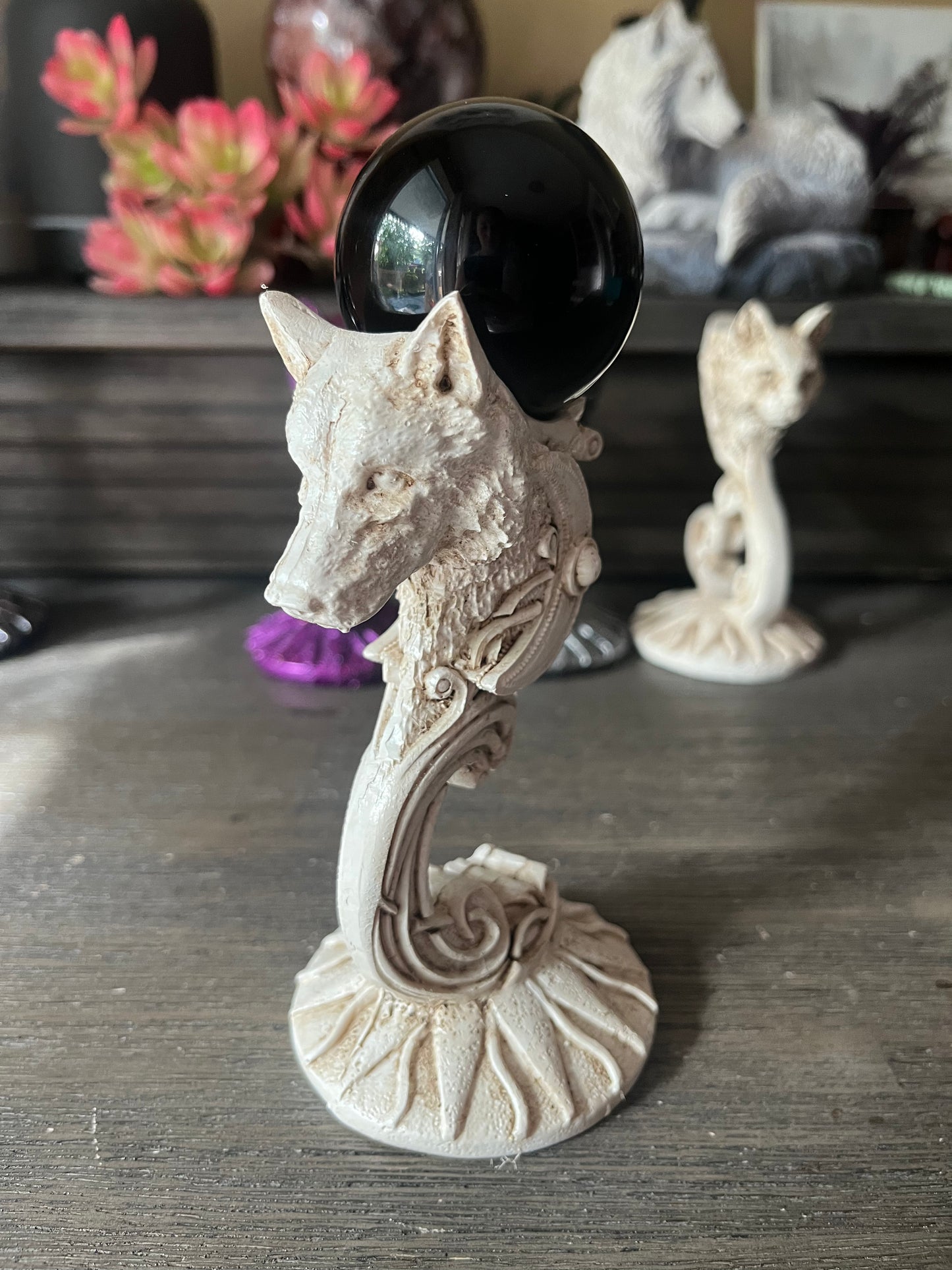 Wolf/Cat sphere holder