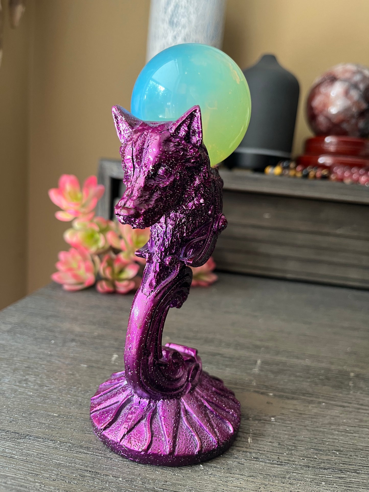 Wolf/Cat sphere holder